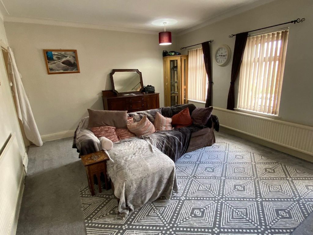 Property photo 3 of 12 Lounge 2.Jpg