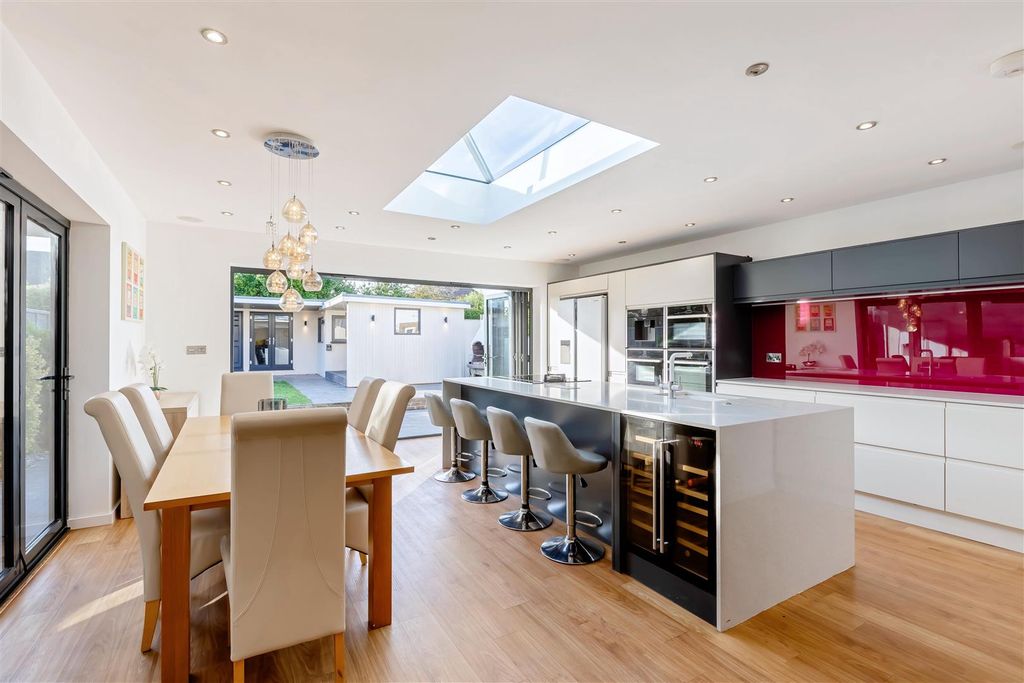 Property photo 2 of 31 George V_15.Jpg