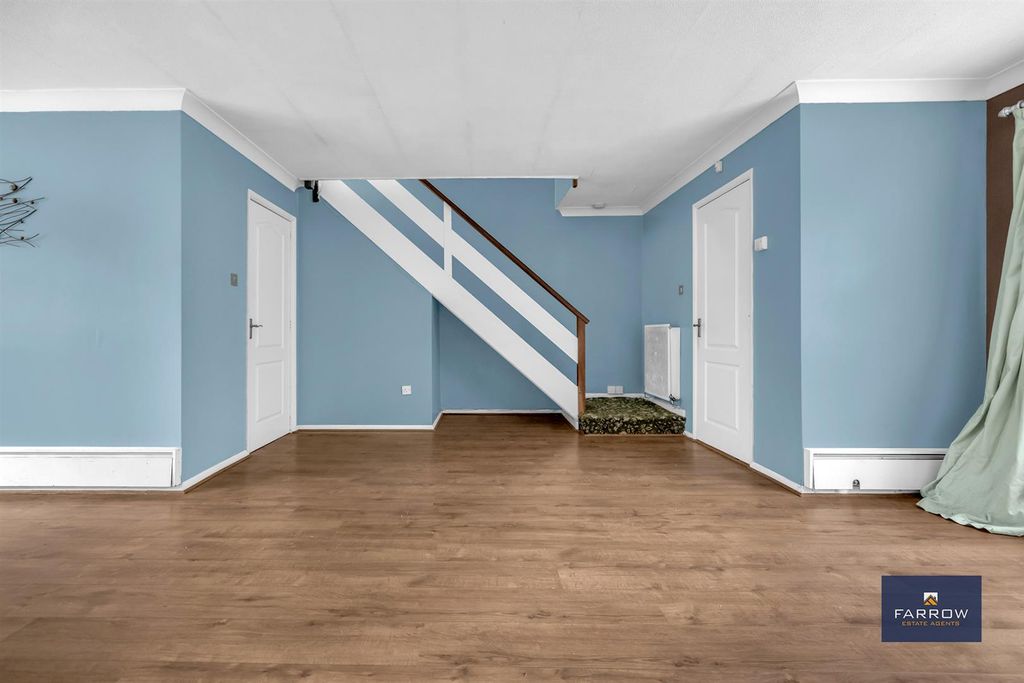 Property photo 2 of 21 Lounge / Diner