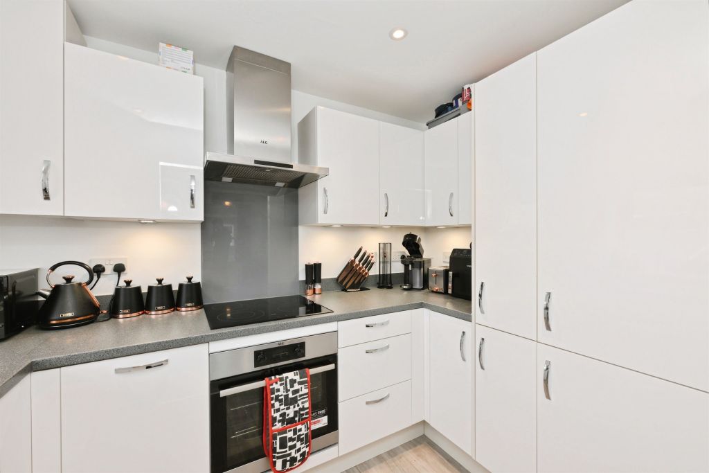 Property photo 3 of 15