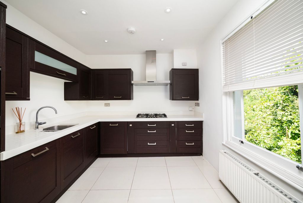 Property photo 2 of 14 Picture No. 07