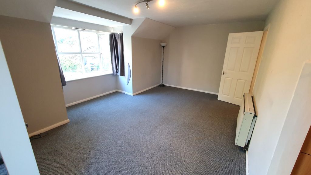 Property photo 3 of 8 Gallery