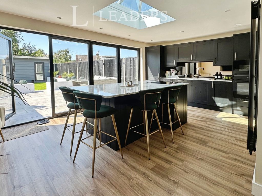 Property photo 3 of 17 Pbox-Img.Jpg