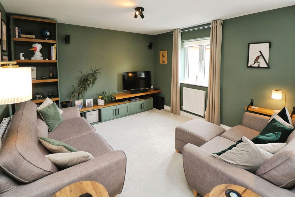 Property photo 3 of 19