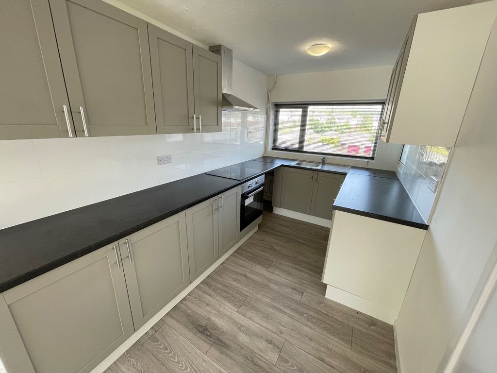 Property photo 2 of 11 5300111