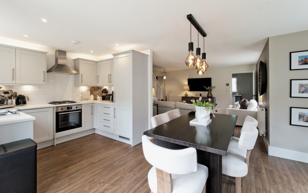 Property photo 2 of 23 Dining Kitchen