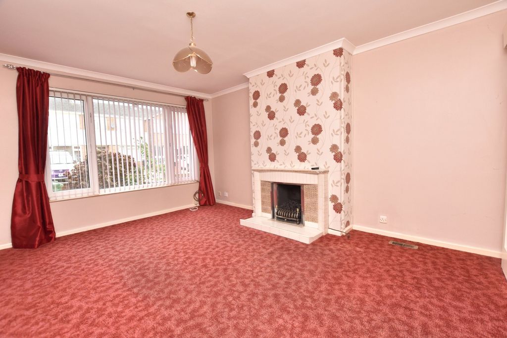 Property photo 2 of 14 Living Room