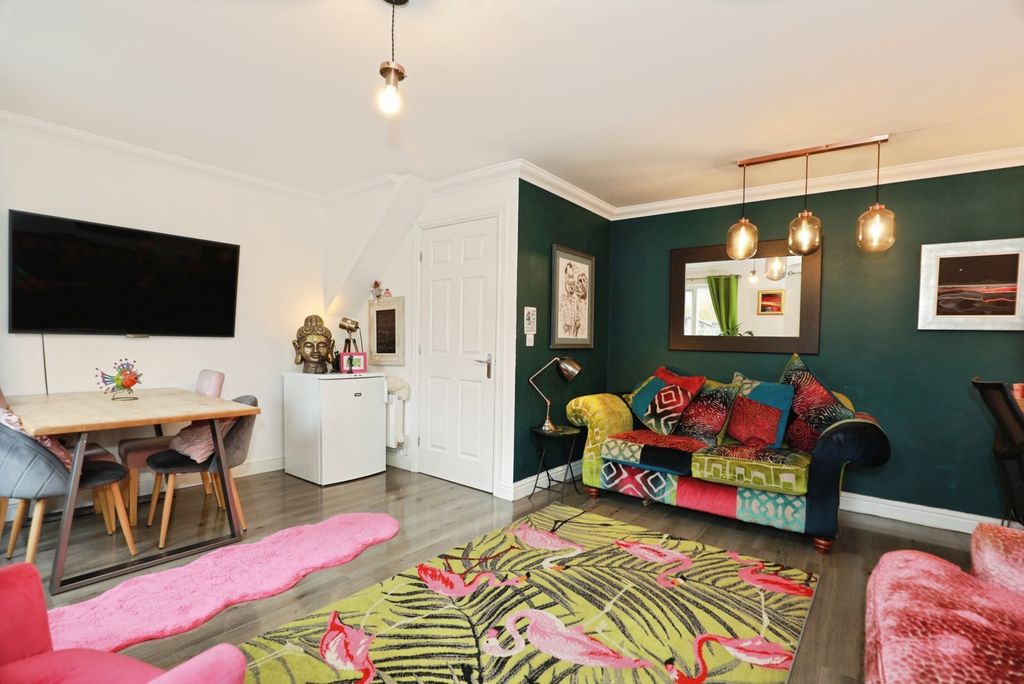 Property photo 3 of 18 Photo