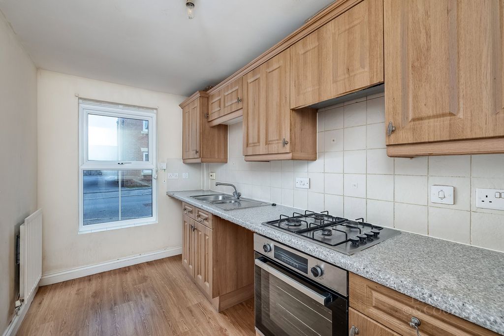 Property photo 2 of 25