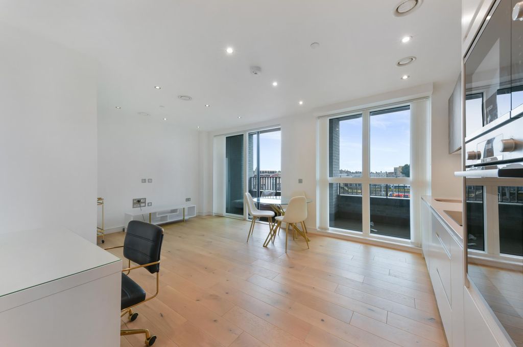 Property photo 2 of 9