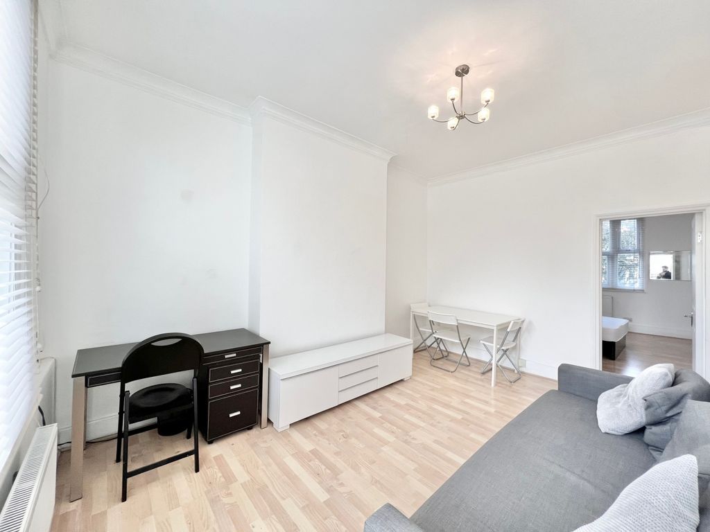Property photo 2 of 11 Gallery