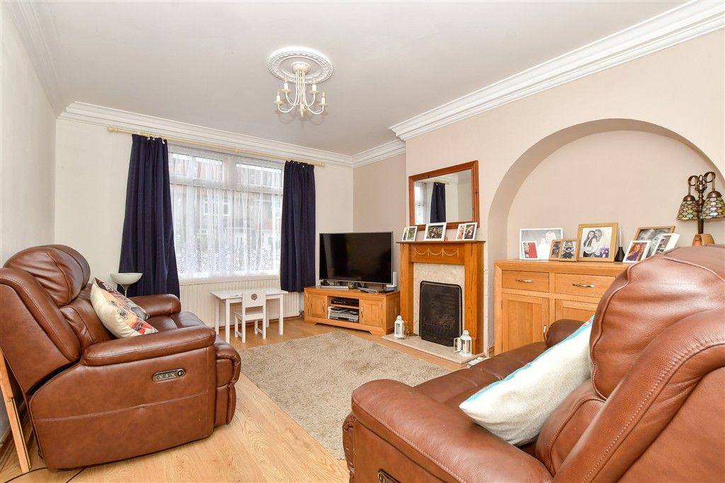 Property photo 2 of 10 Lounge