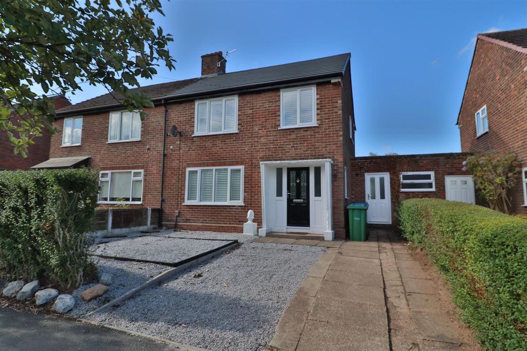 Property photo 1 of 12 External