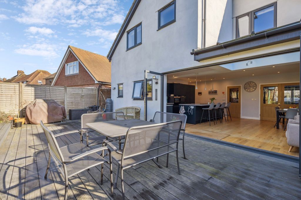 Property photo 3 of 44 Photo 31