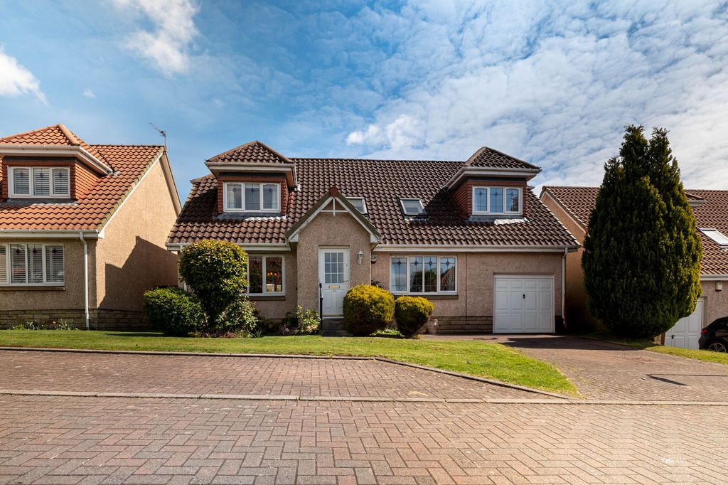 Property photo 1 of 37