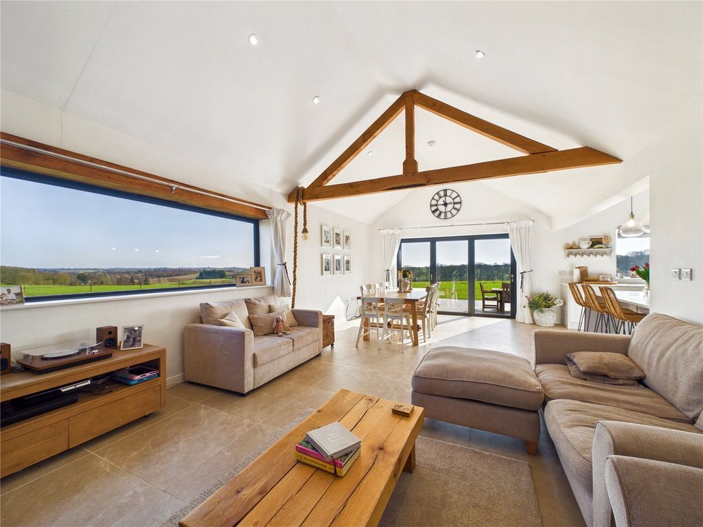 Property photo 3 of 25 Picture No. 08