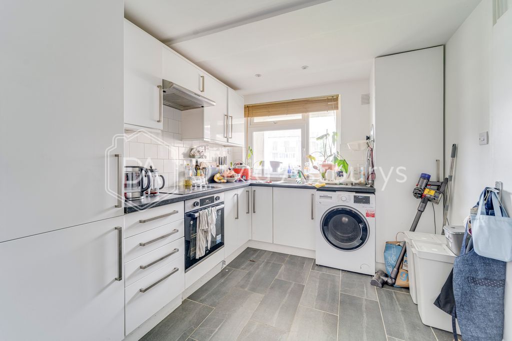 Property photo 3 of 14 Ndb01925_Enfused