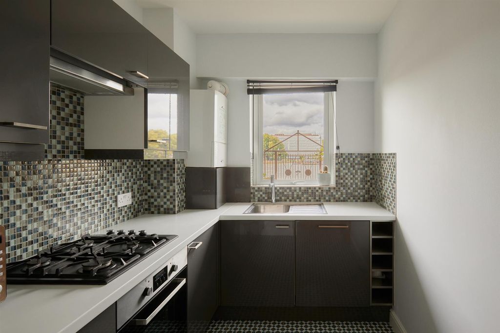 Property photo 3 of 23 2V1A8154_Hdr.Jpg