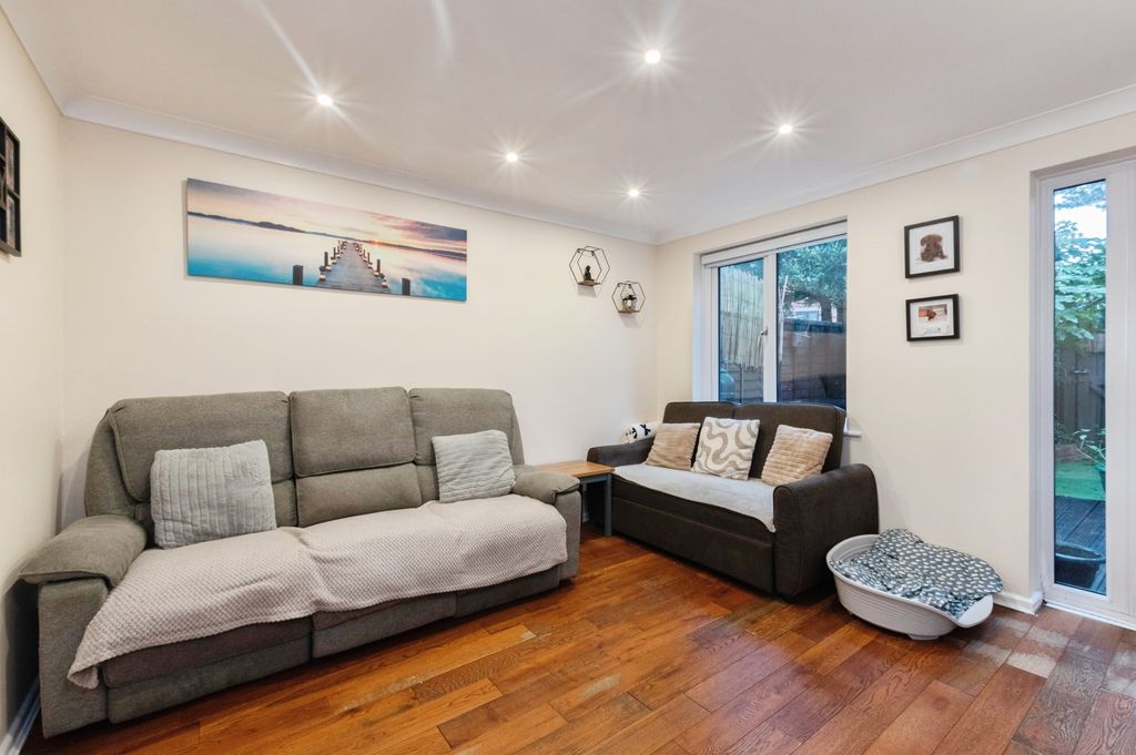 Property photo 3 of 20