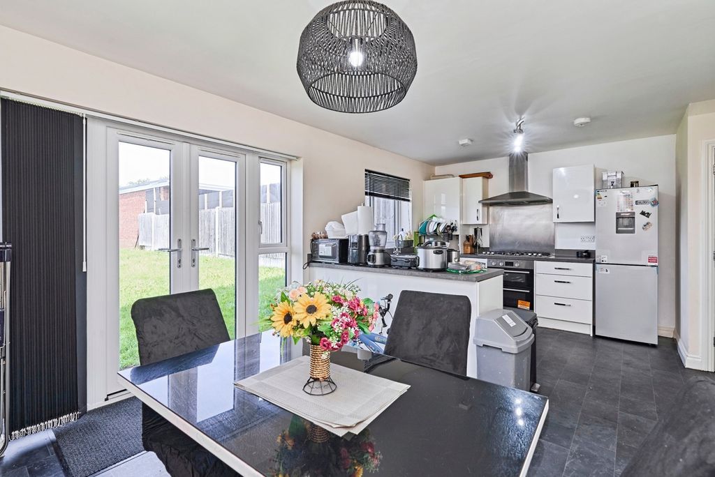 Property photo 3 of 15 Pbox-Img.Jpg