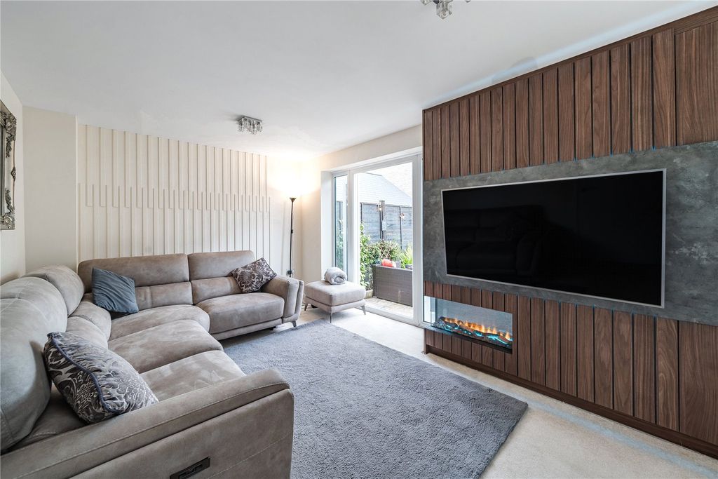 Property photo 2 of 22 Picture No. 11