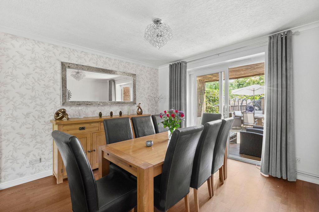 Property photo 3 of 18 Dining Room