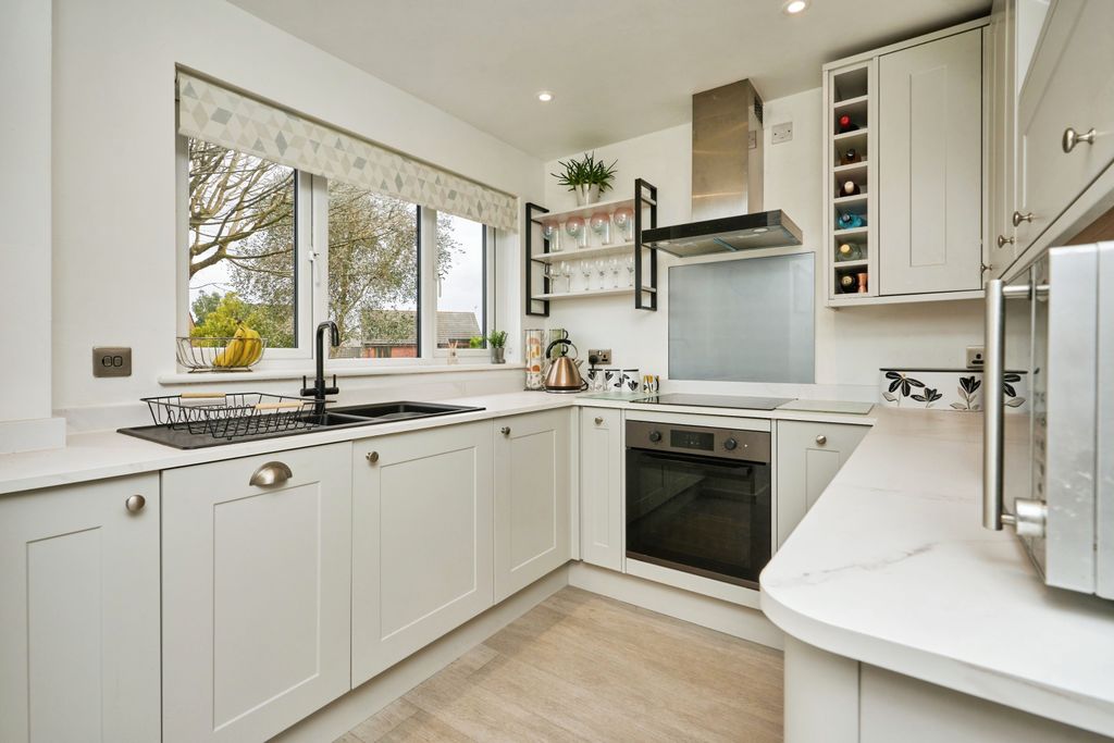 Property photo 2 of 13 Kitchen