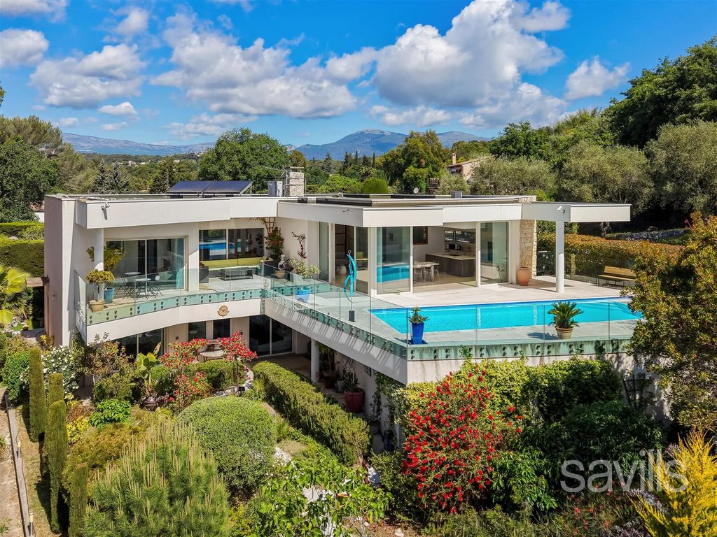Property photo 1 of 12 Contemporary Sea View Villa Within Walking Distance Of The Village