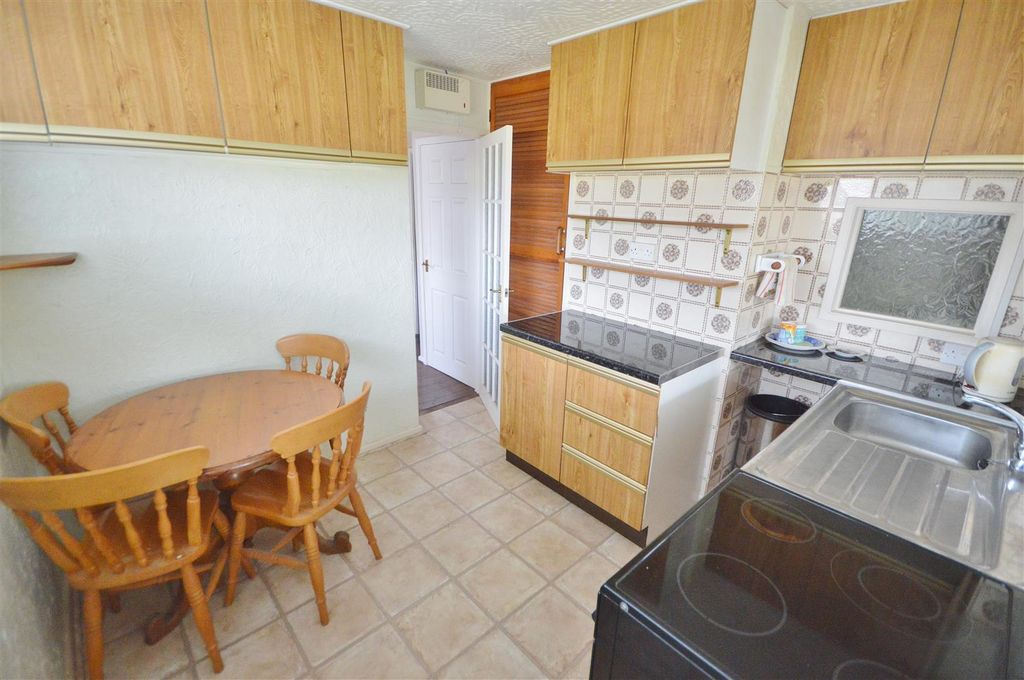 Property photo 3 of 13 Kitchen