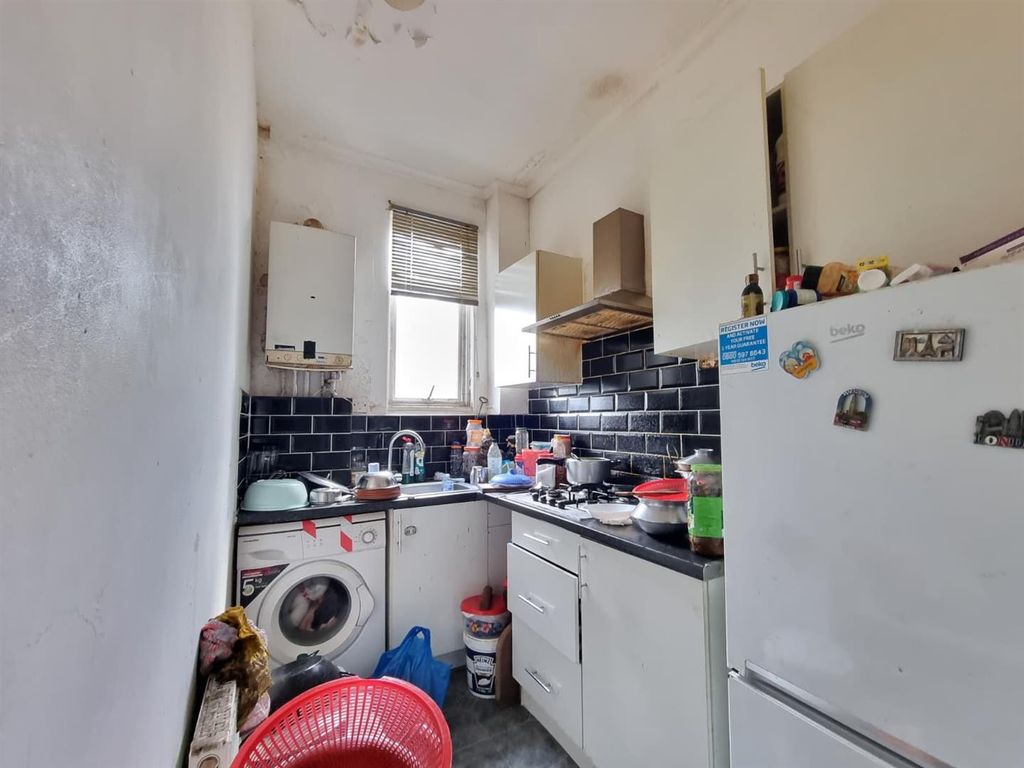 Property photo 3 of 12 Ground Floor