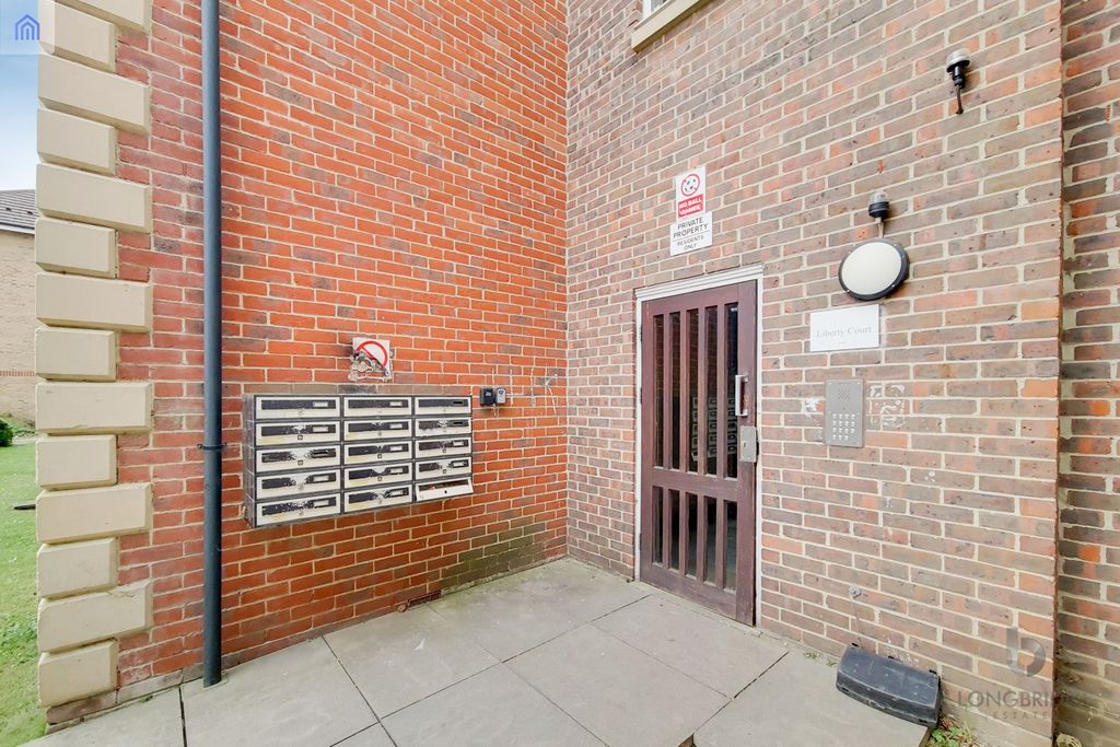 Property photo 2 of 11 0_Exterior-1