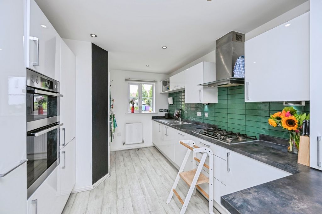 Property photo 3 of 17 Pbox-Img.Jpg