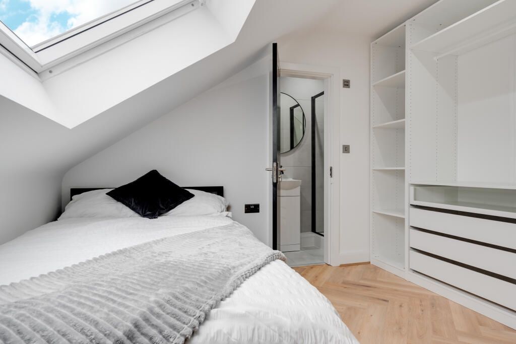 Property photo 3 of 14 A Bright And Spacious Master Bedroom Featuring A l...