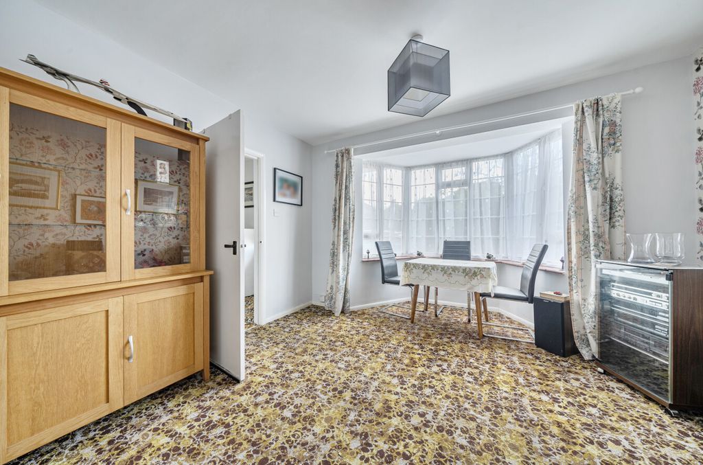 Property photo 2 of 21 Living Area