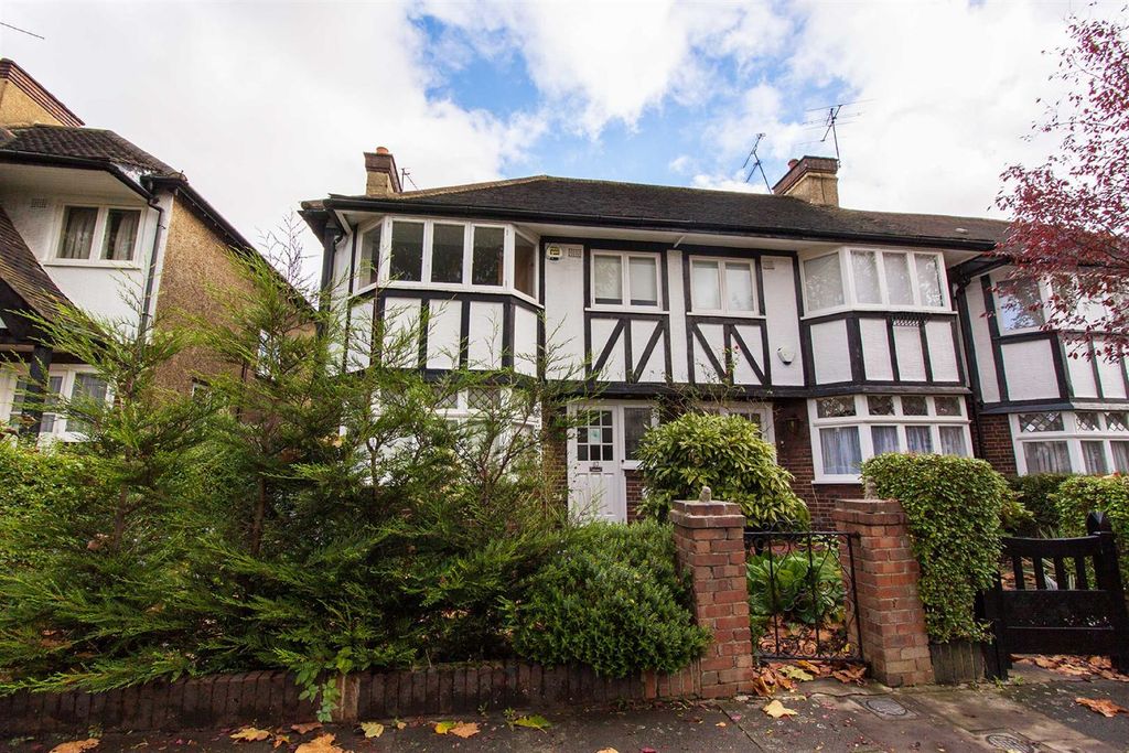 Property photo 1 of 11