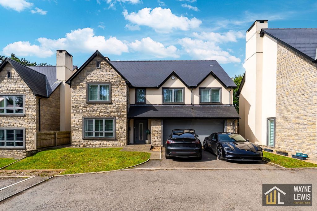 Property photo 1 of 55