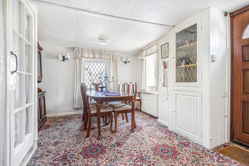Property photo 3 of 24