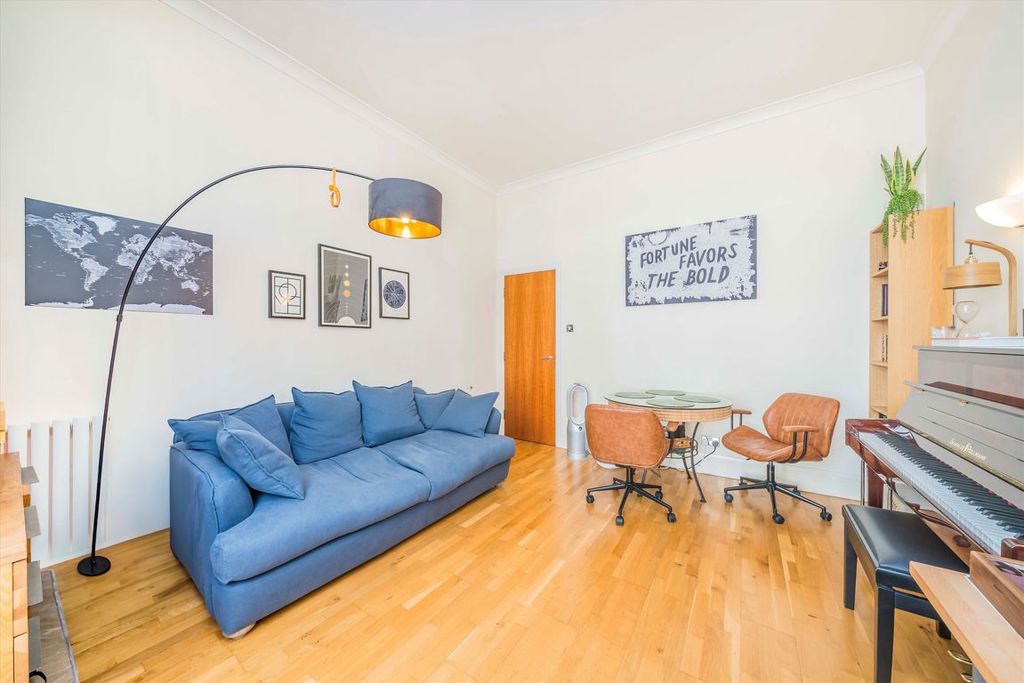Property photo 2 of 7