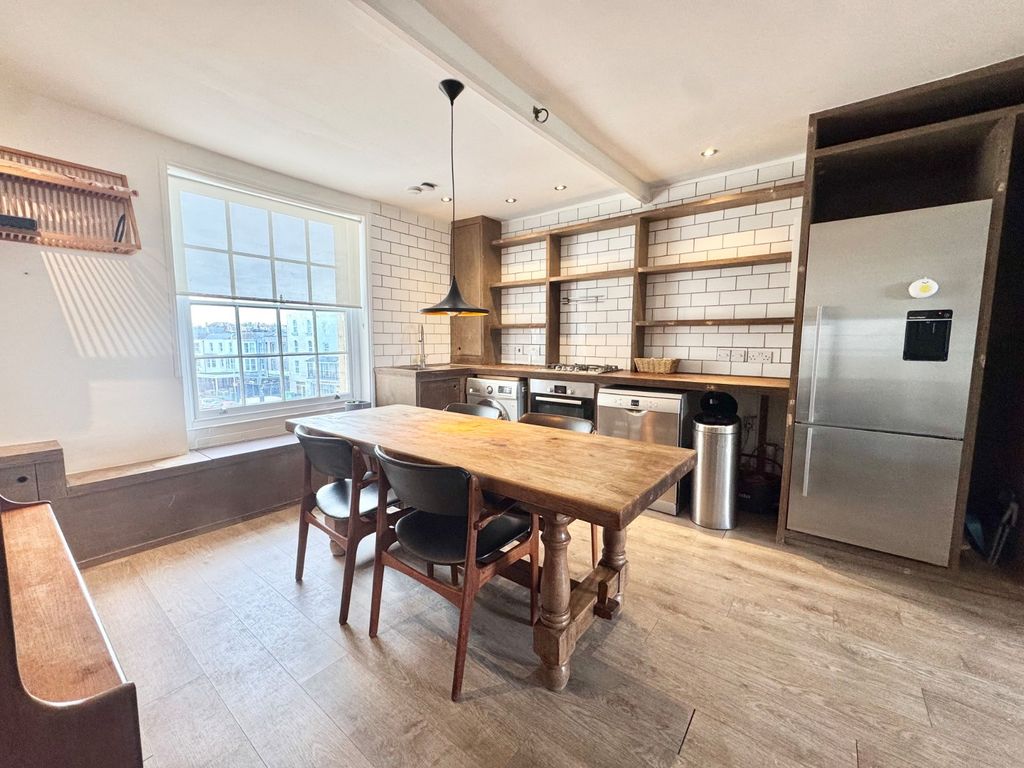 Property photo 3 of 9 Picture 3