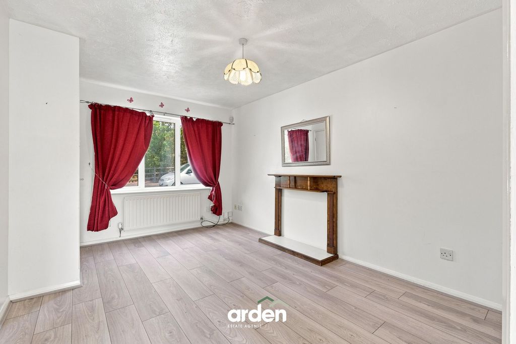 Property photo 3 of 11