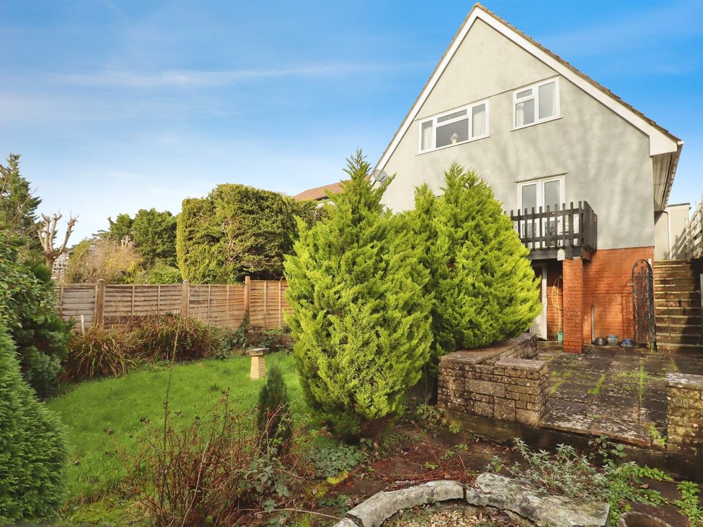 Property photo 2 of 20