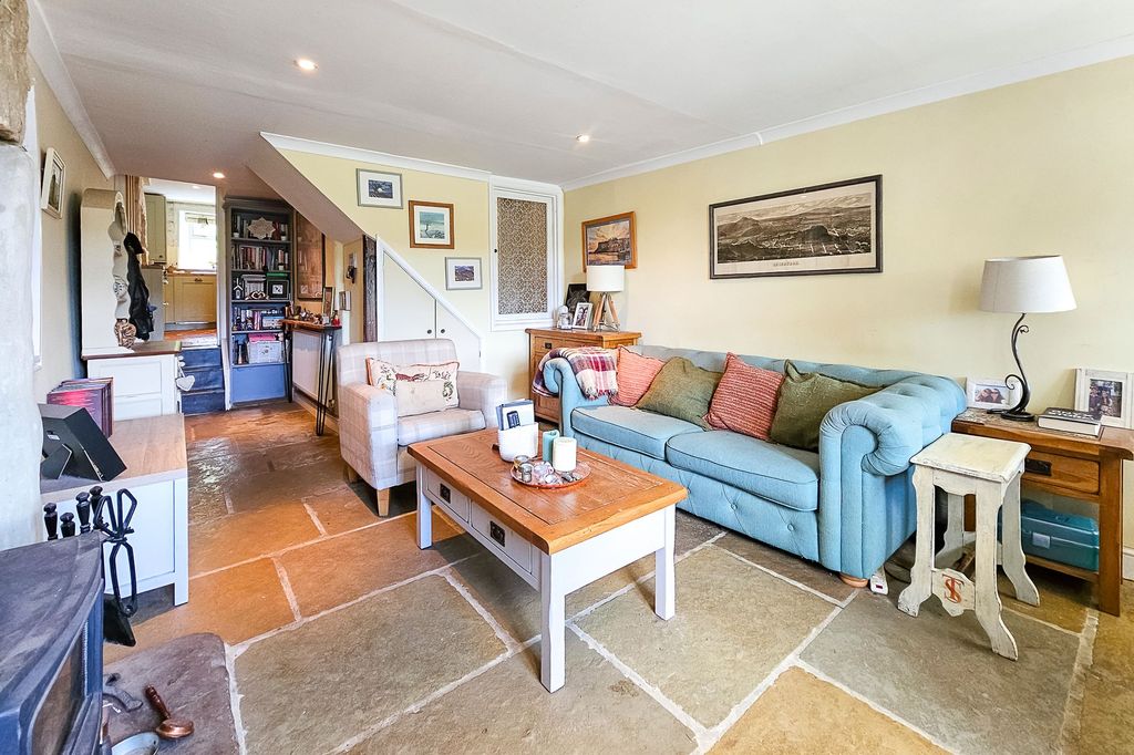 Property photo 2 of 19