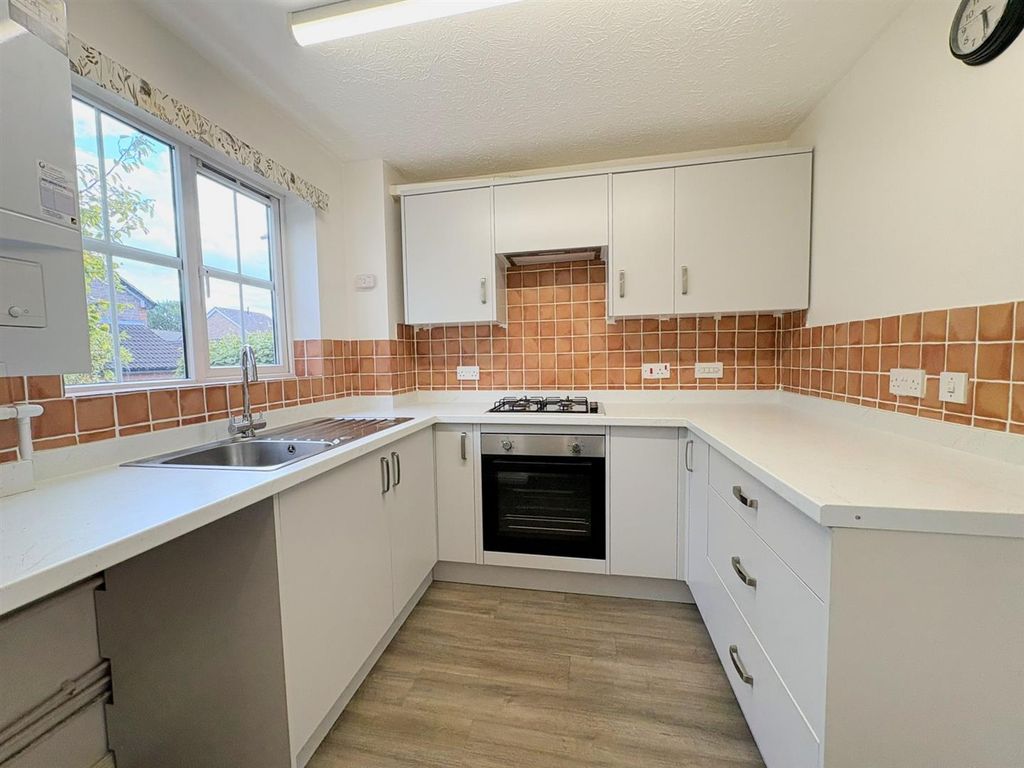 Property photo 2 of 14 Kitchen