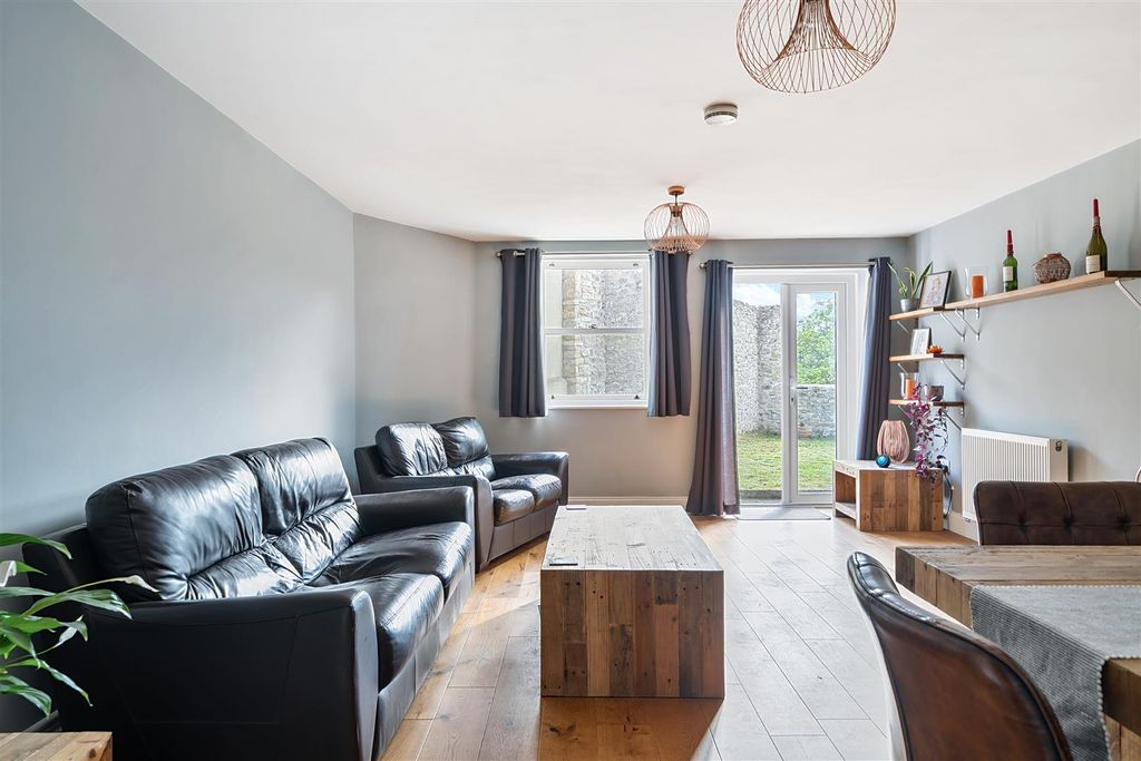 Property photo 3 of 14 1314025-14-685Ae1Fea8De6-Arw-1.Jpg