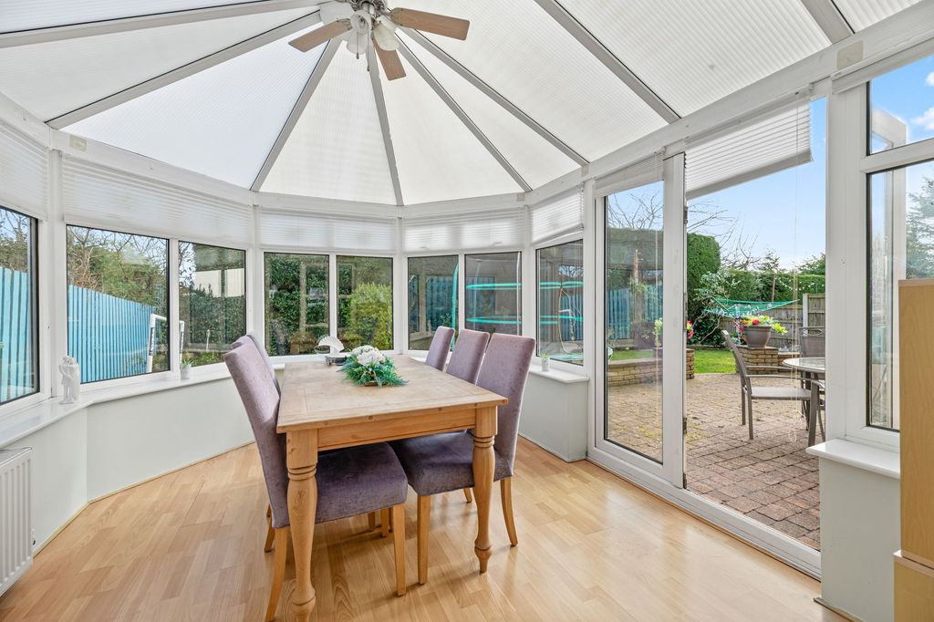 Property photo 2 of 19 Conservatory