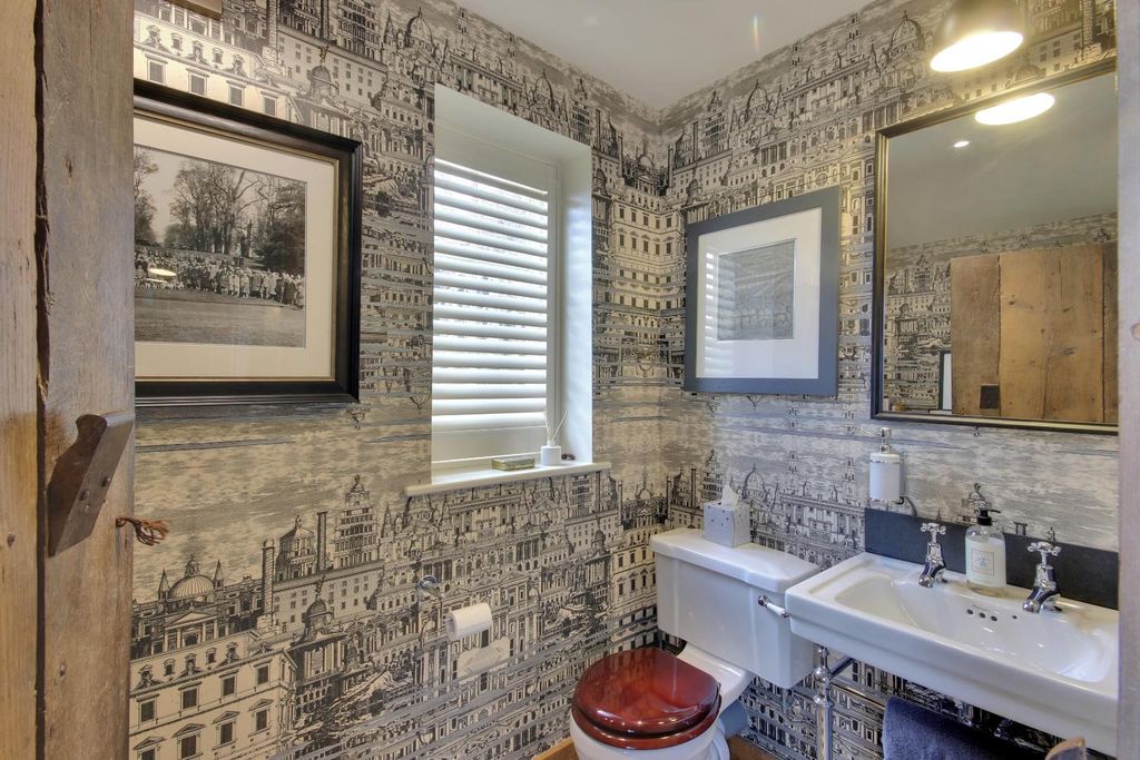 Property photo 3 of 68 Sharps Cottage