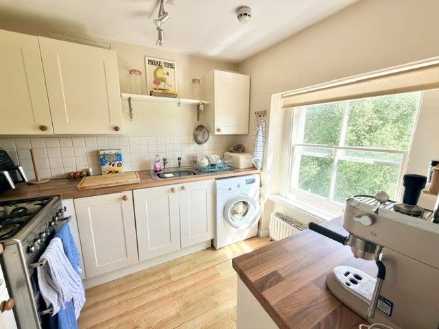 Property photo 2 of 9 Kitchen