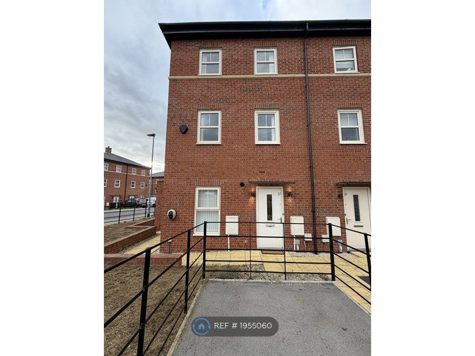 Property photo 2 of 12
