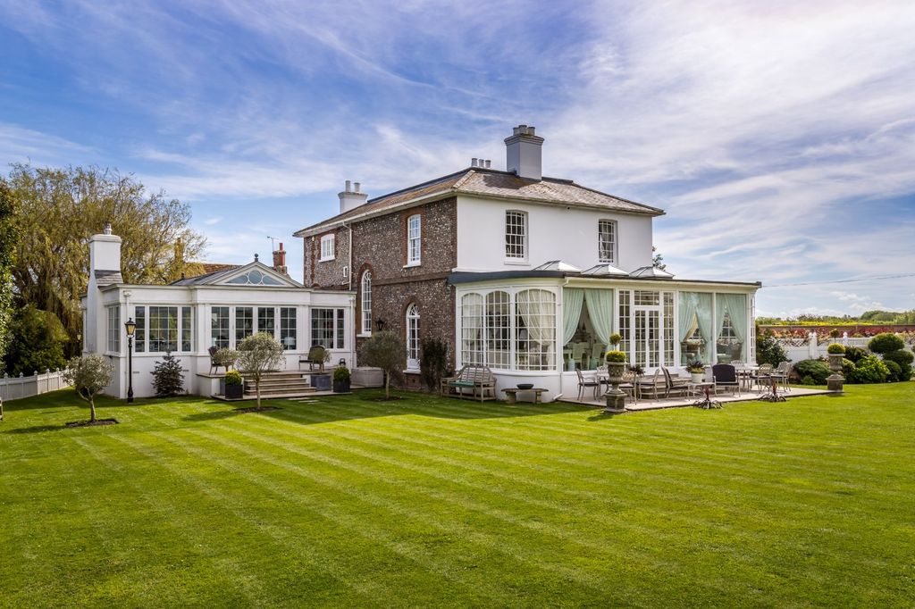 Property photo 1 of 26 Picture No. 01