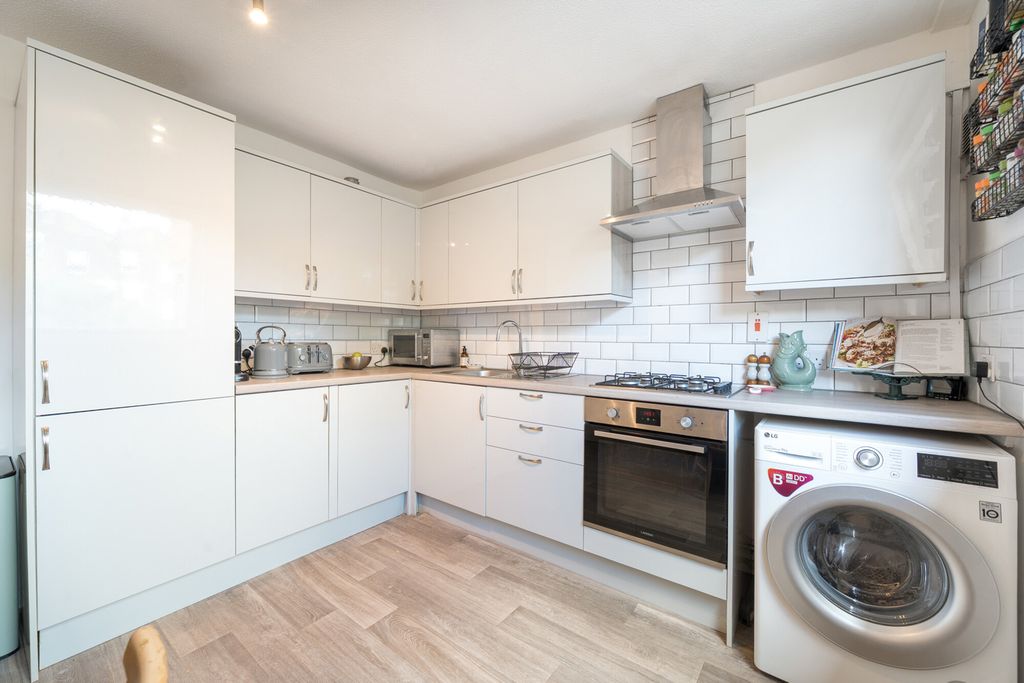 Property photo 2 of 19 1500710-3-6A734B2...